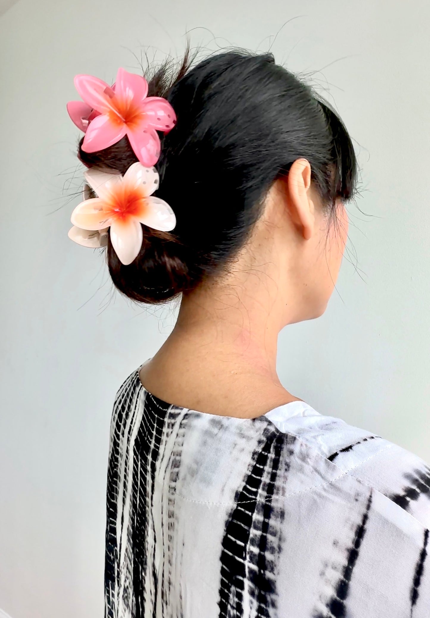 typical bridal hair clip for destination wedding